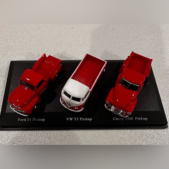 New Die-Cast Coca Cola Classic Pickup Set of Three - Motor City Classics - Picture 9 of 11